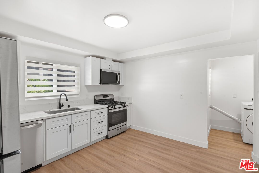 Interior, Kitchen, Stainless Steel Appliances, Wood Texture Flooring