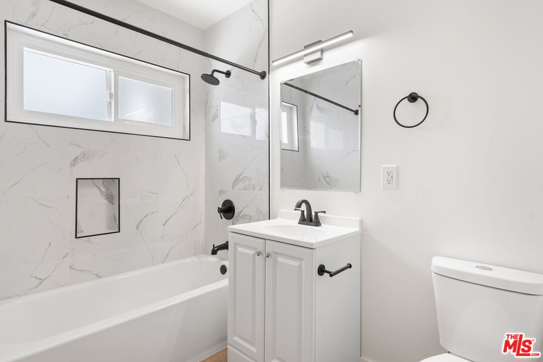 Bathroom, Interior, Marble Walls