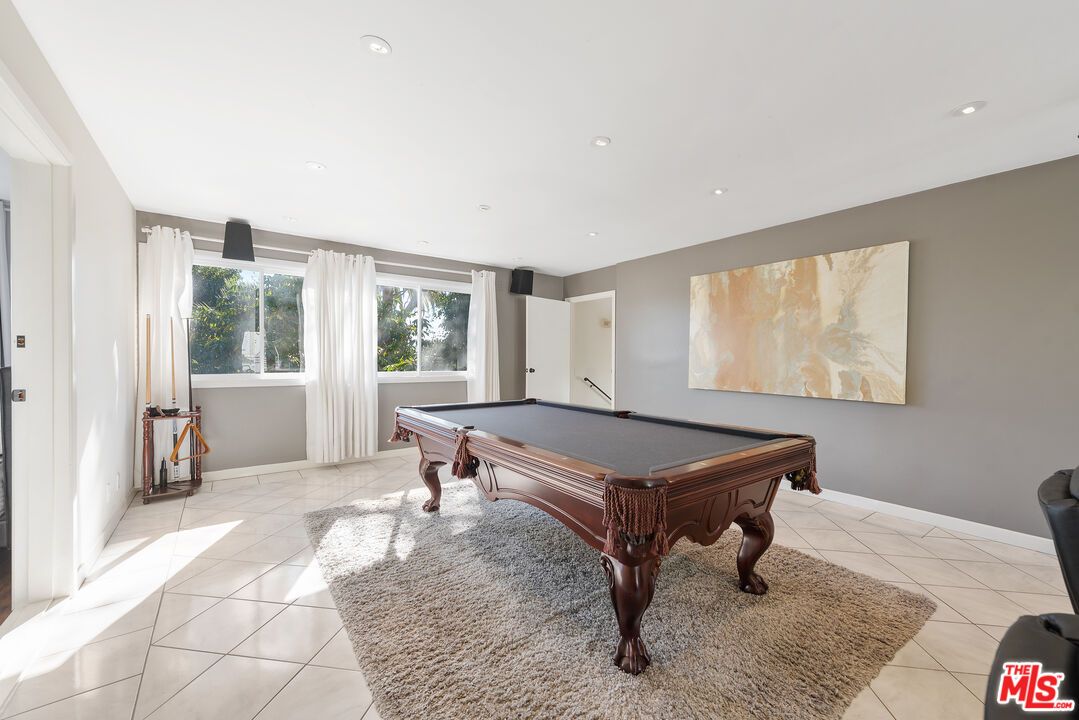 Billiard Table, Game Room, Interior, Recessed Lighting