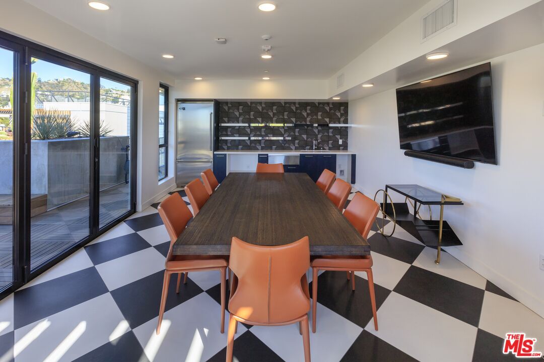Dining room, Interior, Recessed Lighting