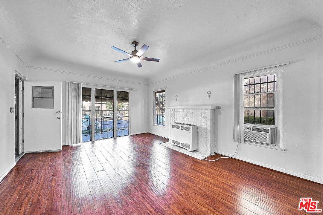 Empty room, Fireplace, Interior, Wood Texture Flooring