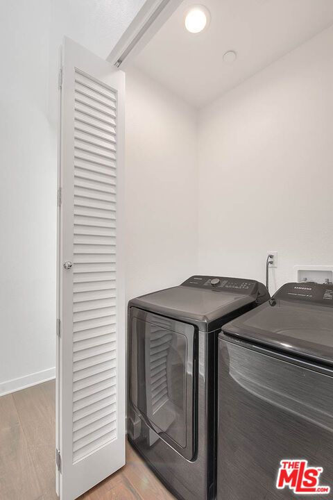 Interior, Recessed Lighting, Utility Closets, Washer, Wood Texture Flooring