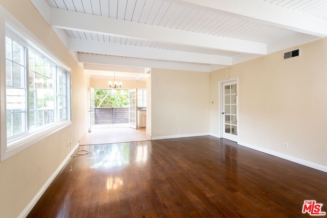 Chandelier, Empty room, Interior, Wood Texture Flooring