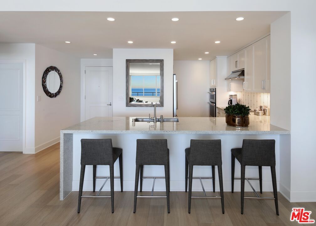 Interior, Kitchen, Recessed Lighting, Water, Wood Texture Flooring