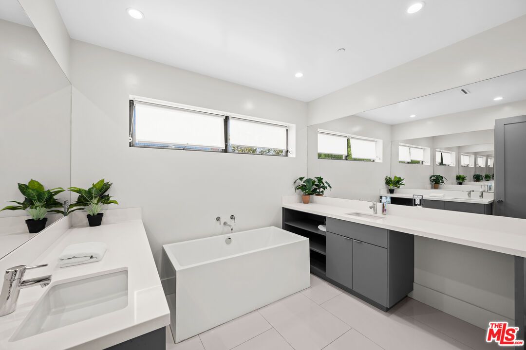 Bathroom, Dual Sink Vanities, Free Standing Baths, Interior, Recessed Lighting