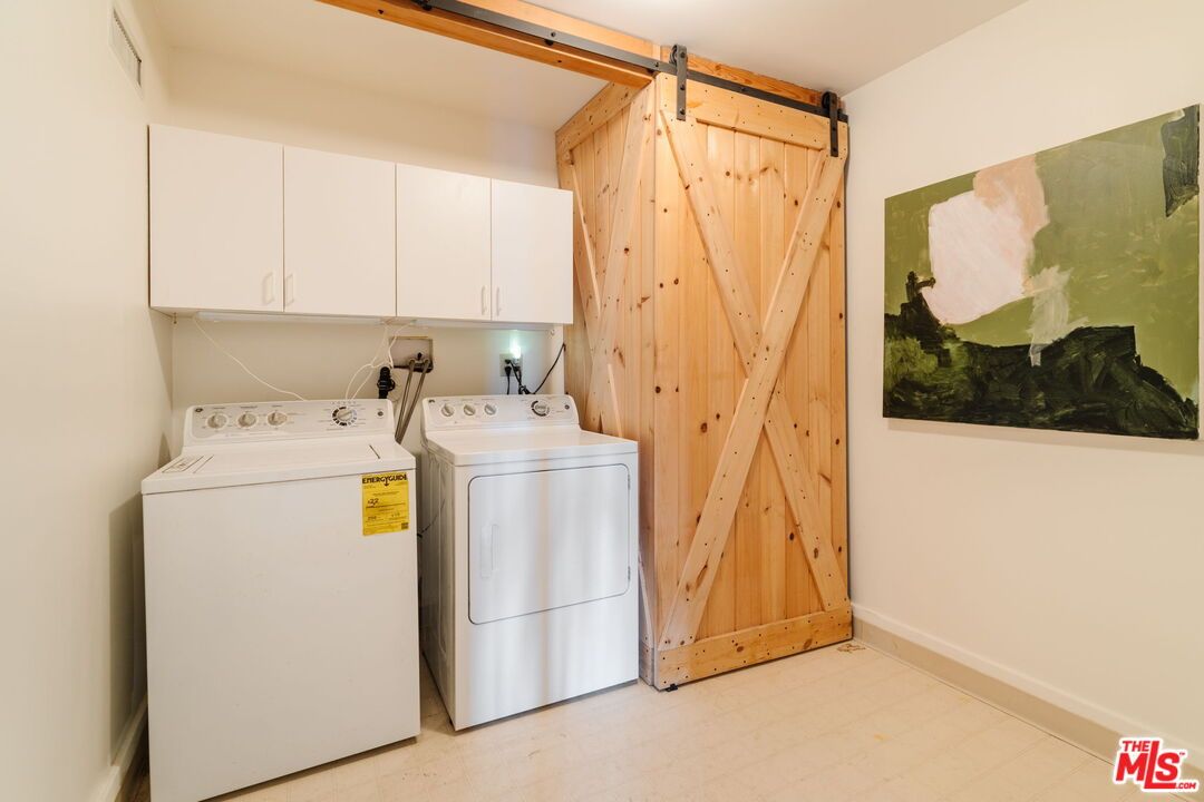 Interior, Washer, Wood Texture Flooring, Wooden Walls
