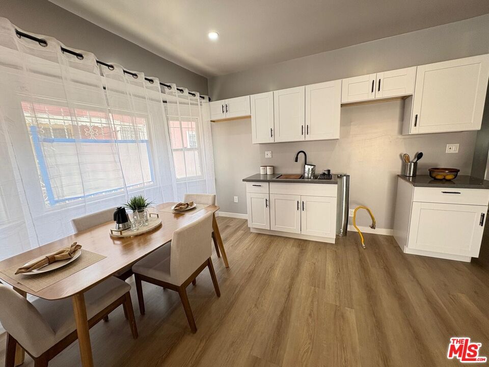 Dining room, Interior, Kitchen, Recessed Lighting, Wood Texture Flooring