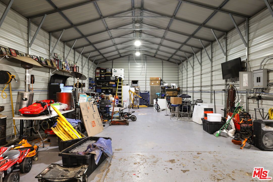 Garage, Interior