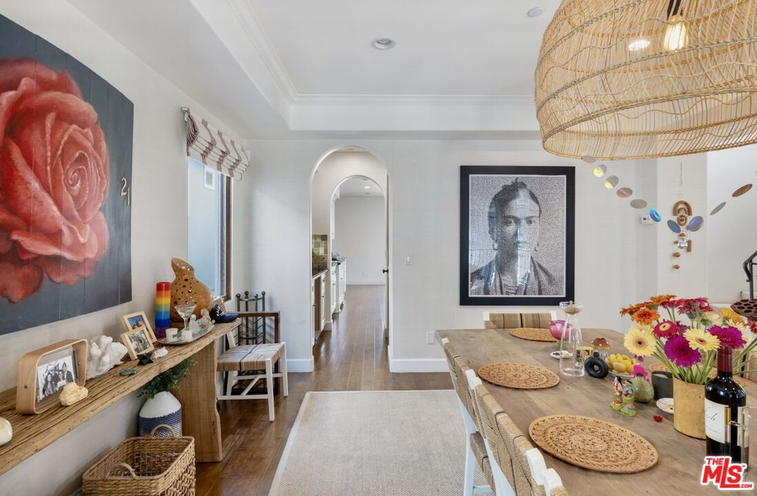 Dining room, Interior, Recessed Lighting, Wood Texture Flooring