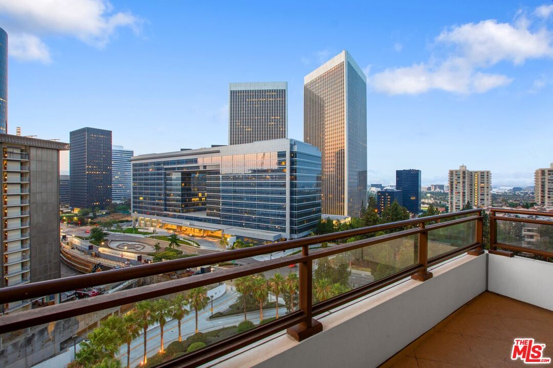 Exterior, Other, Skyline