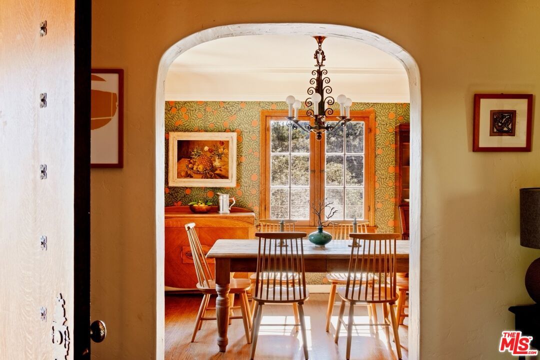 Chandelier, Dining room, Interior, Wood Texture Flooring