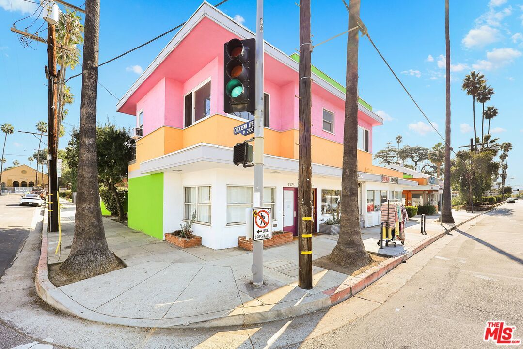 Exterior, Facade, None