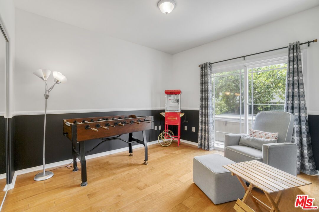 Game Room, Interior, Wood Texture Flooring