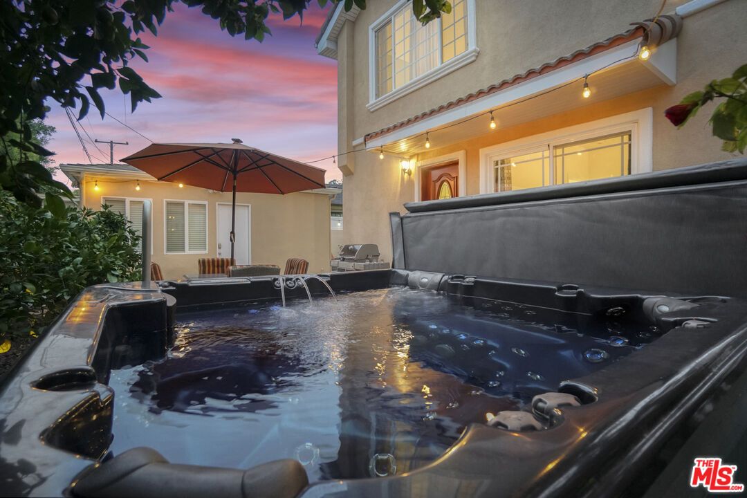 Exterior, Hot Tub, Pool