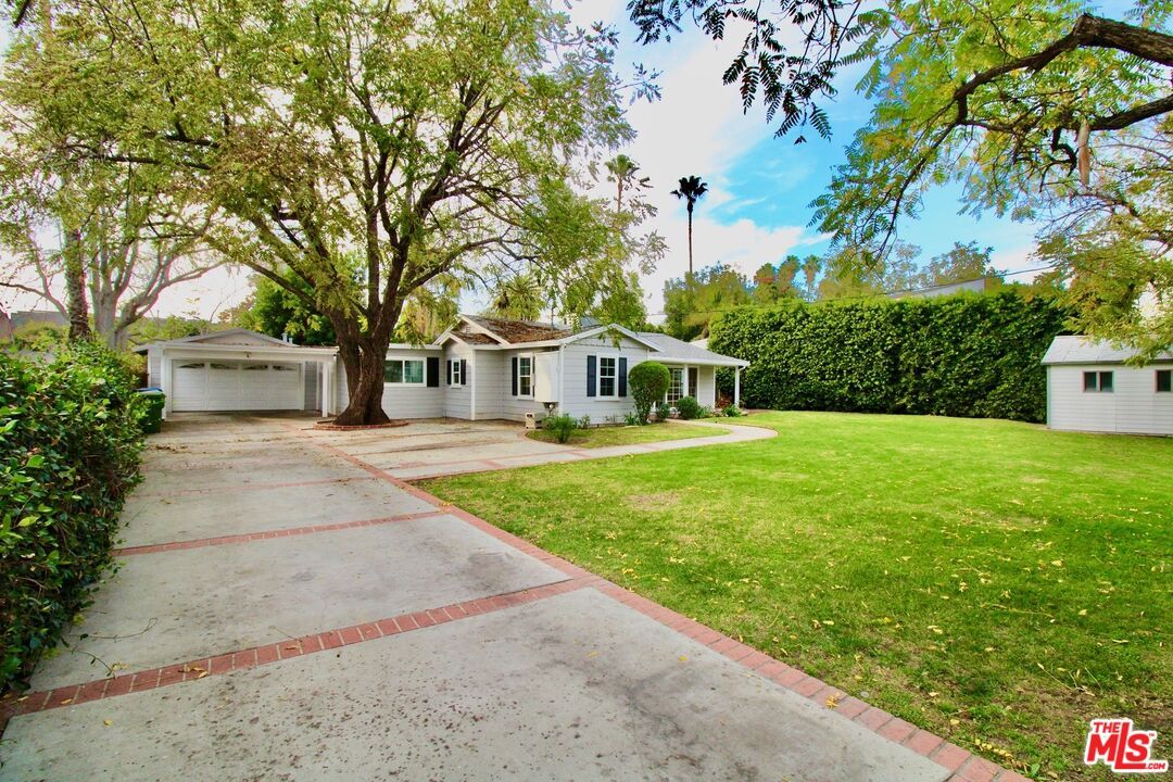 Backyard, Detached Garage, Exterior