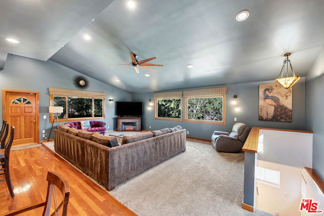 Fireplace, Interior, Living room, Pendant Lights, Recessed Lighting, Wood Texture Flooring