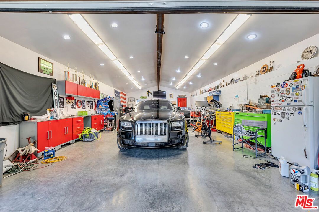 Garage, Interior, Recessed Lighting