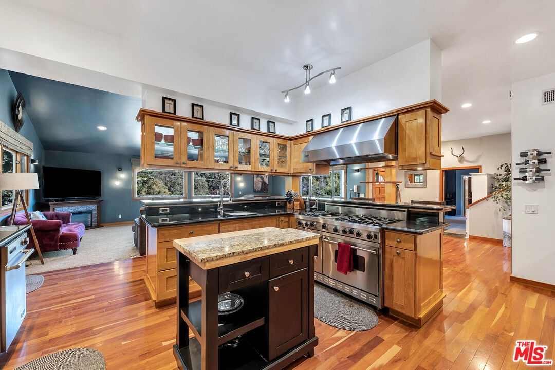 Interior, Kitchen, Living room, Recessed Lighting, Stainless Steel Appliances, Wood Texture Flooring