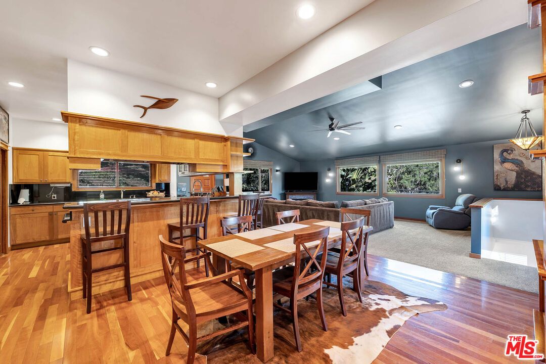 Dining room, Interior, Kitchen, Living room, Recessed Lighting, Wood Texture Flooring