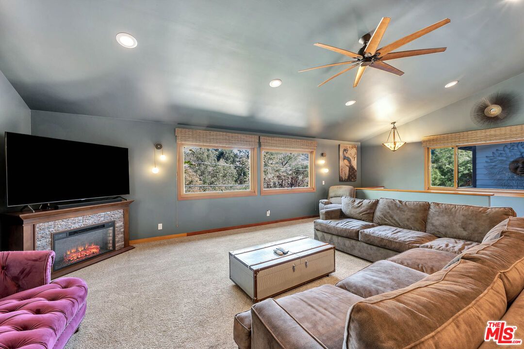 Fireplace, Interior, Living room, Recessed Lighting