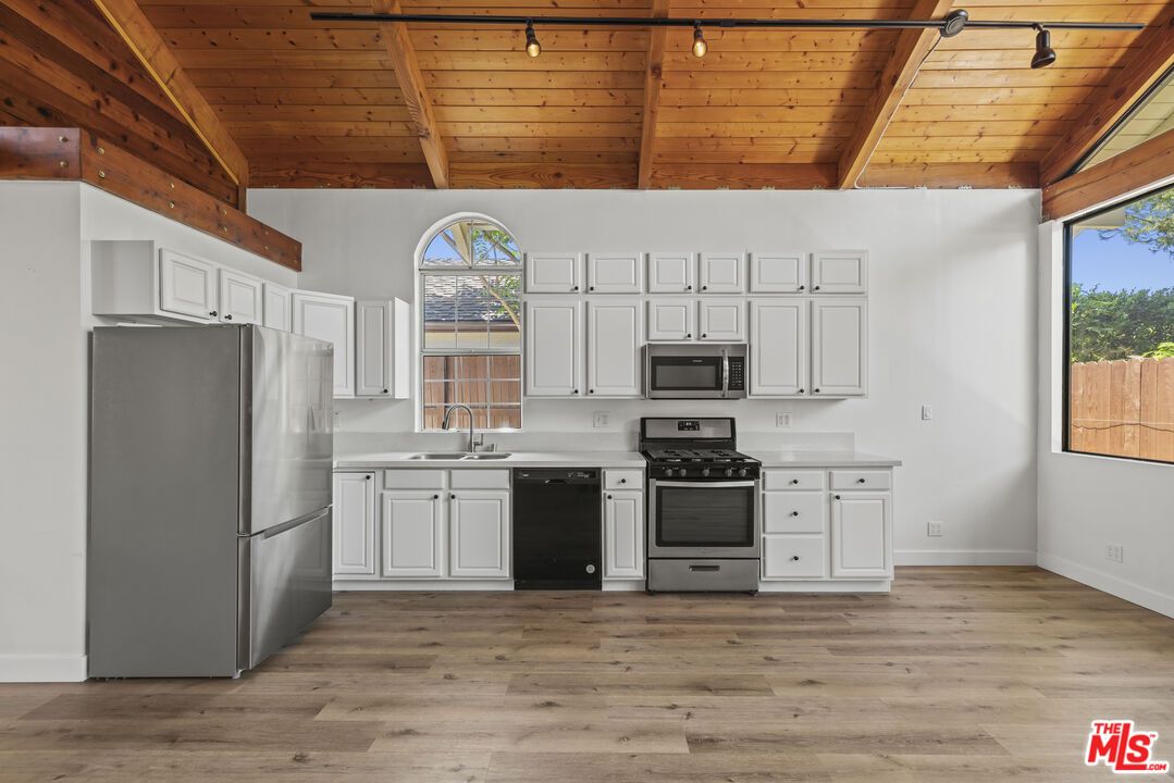 Interior, Kitchen, Stainless Steel Appliances, Wooden Beams, Wooden Ceilings, Wood Texture Flooring