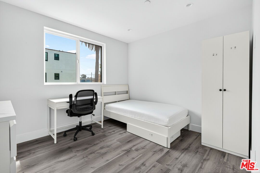 Bedroom, Home Office, Interior, Recessed Lighting, Wood Texture Flooring