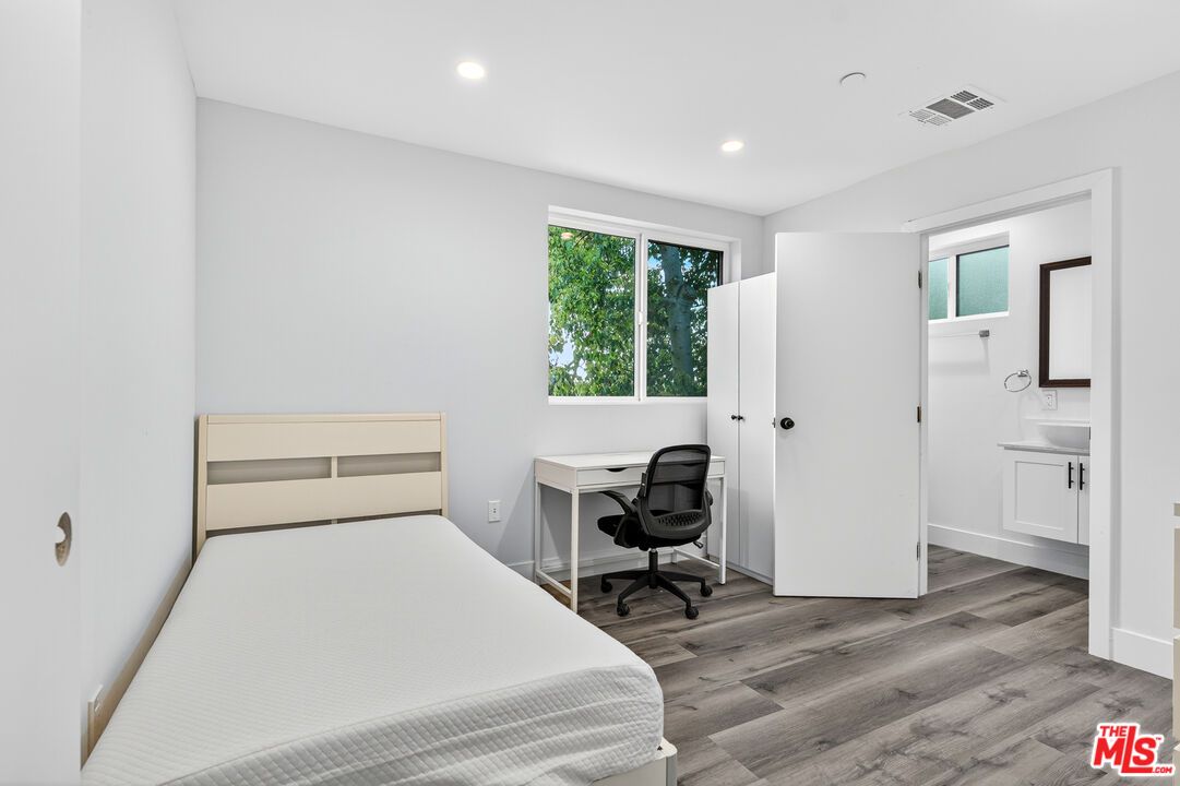 Bedroom, Home Office, Interior, Recessed Lighting, Wood Texture Flooring