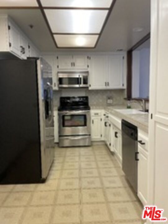 Interior, Kitchen, Stainless Steel Appliances