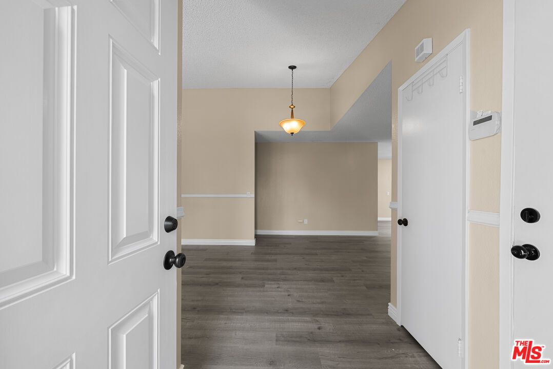 Interior, Pendant Lights, Wood Texture Flooring