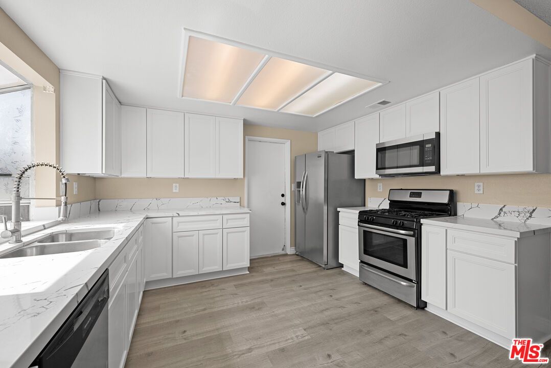 Interior, Kitchen, Stainless Steel Appliances, Wood Texture Flooring