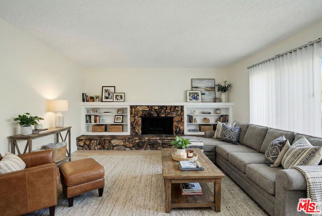 Fireplace, Interior, Living room