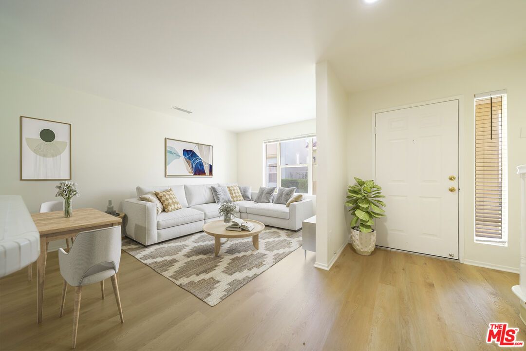 Dining room, Interior, Living room, Recessed Lighting, Wood Texture Flooring