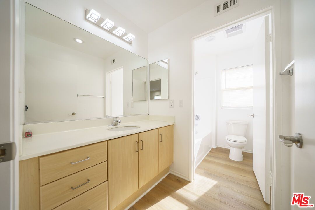 Bathroom, Interior, Recessed Lighting, Wood Texture Flooring