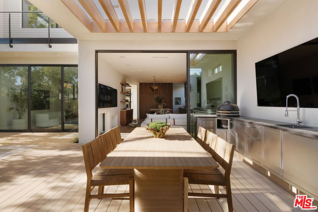 Dining room, Interior