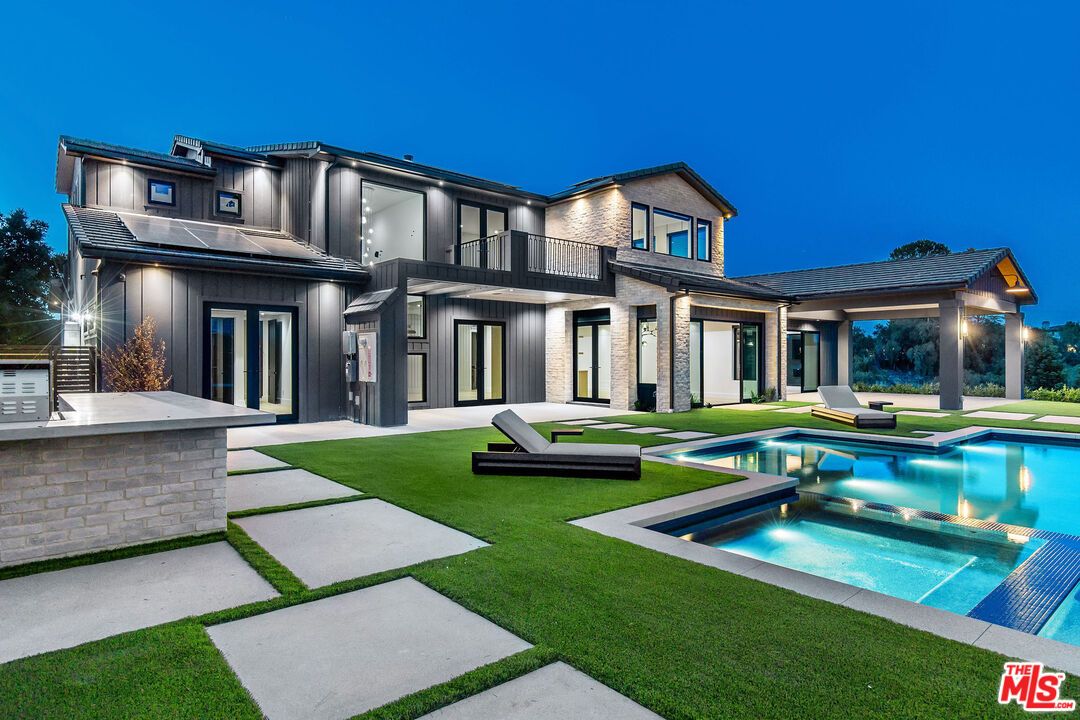 Backyard, Exterior, Pool