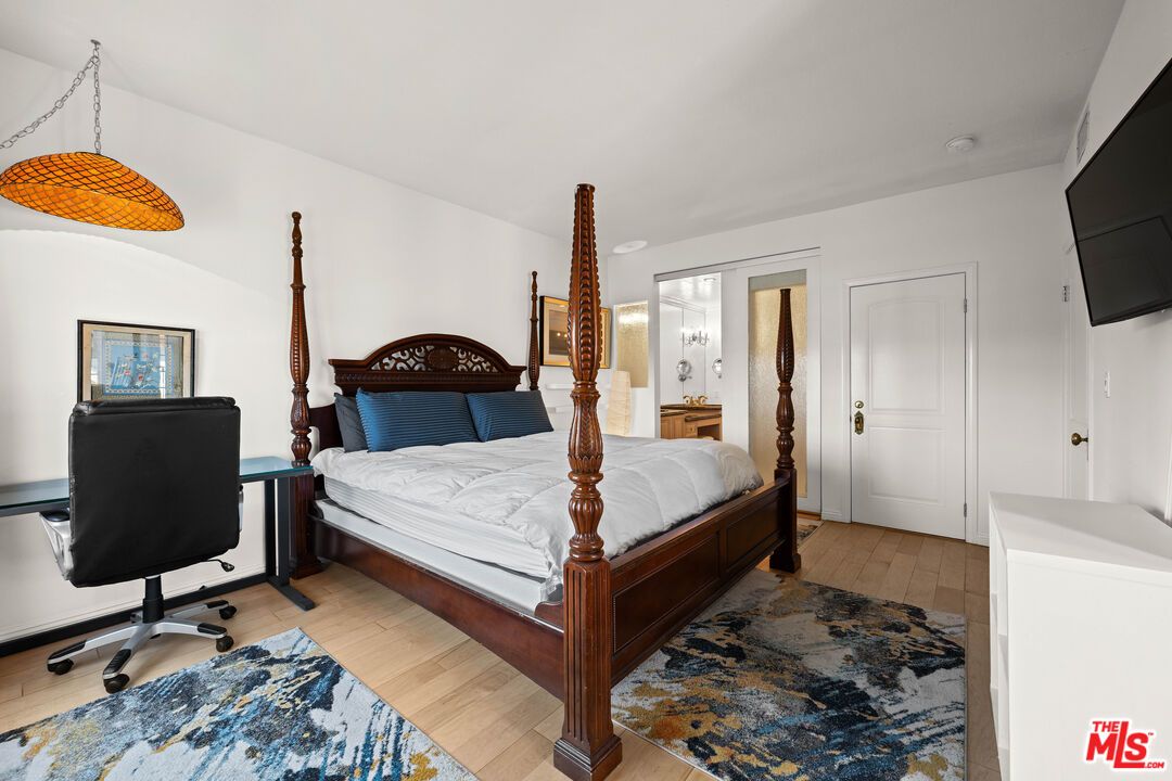Bedroom, Interior, Pendant Lights, Wood Texture Flooring