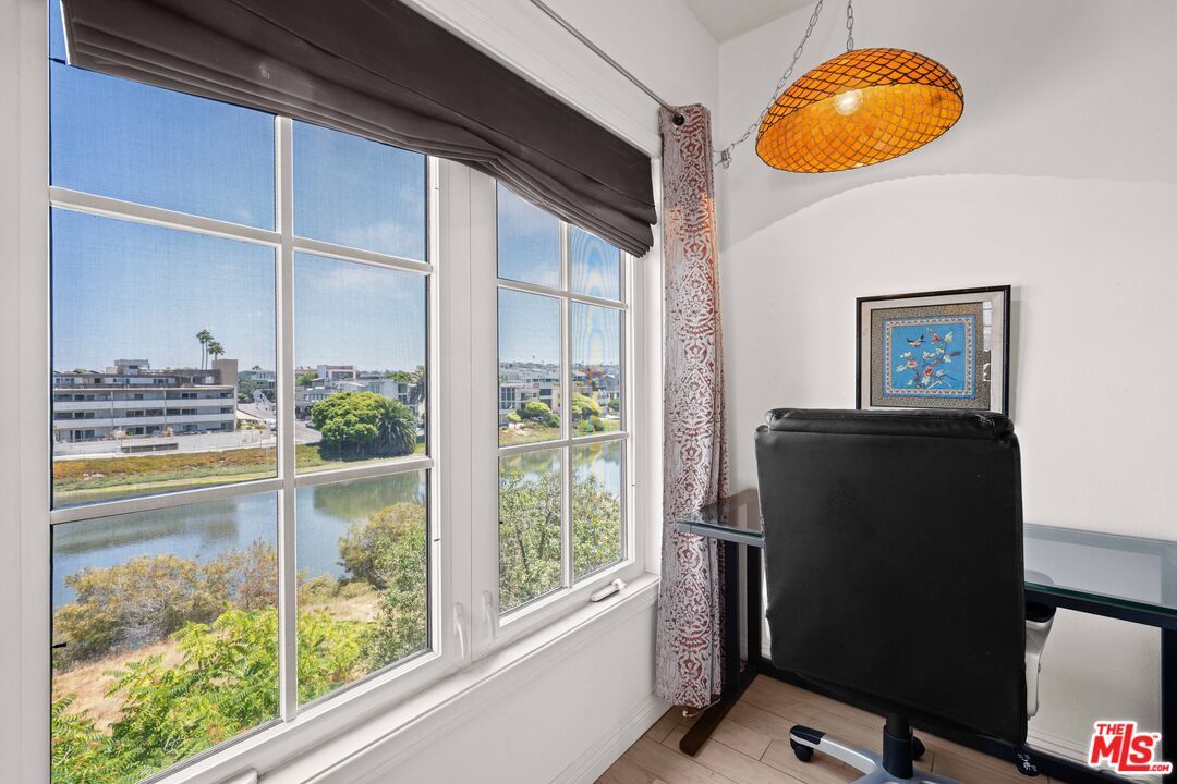 Interior, Pendant Lights, Water, Wood Texture Flooring