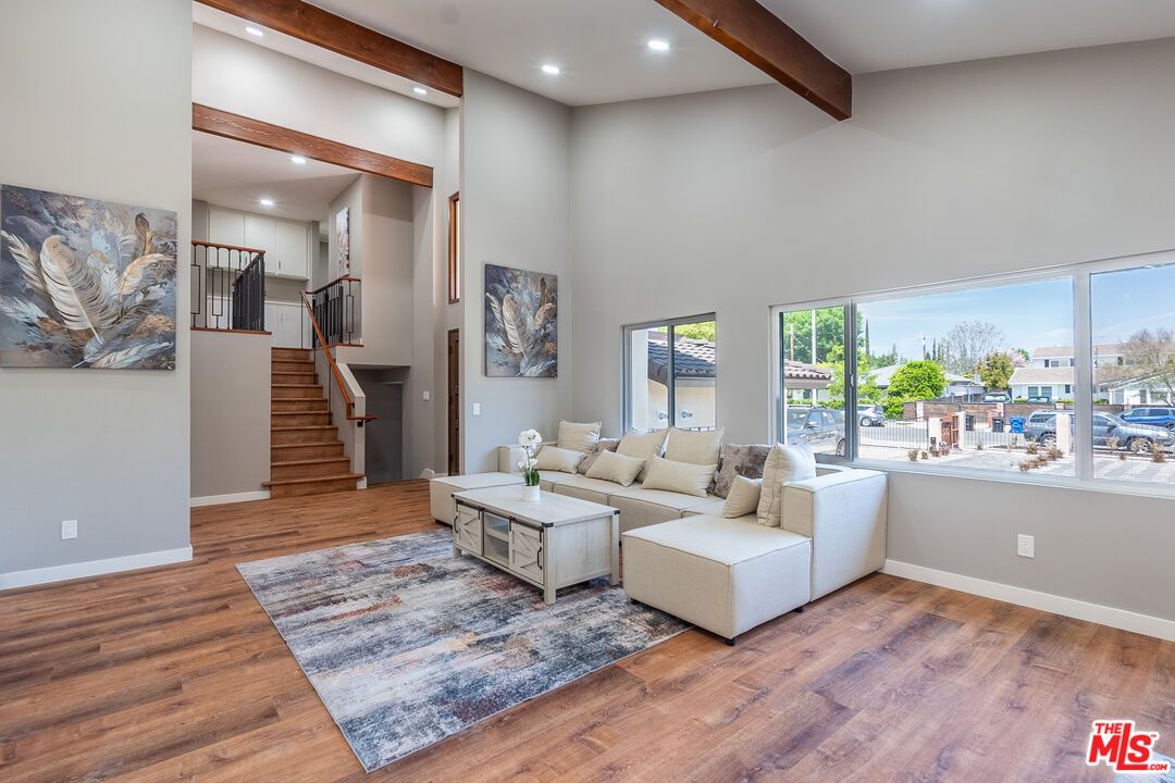 Interior, Living room, Recessed Lighting, Wooden Beams, Wood Texture Flooring