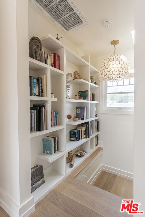 Interior, Pendant Lights, Wood Texture Flooring