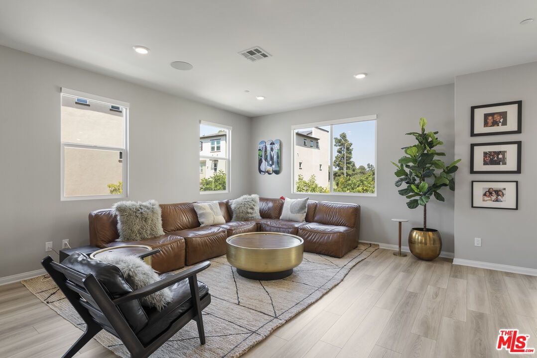 Interior, Living room, Recessed Lighting, Wood Texture Flooring