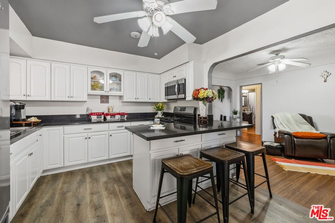 Interior, Kitchen, Wood Texture Flooring
