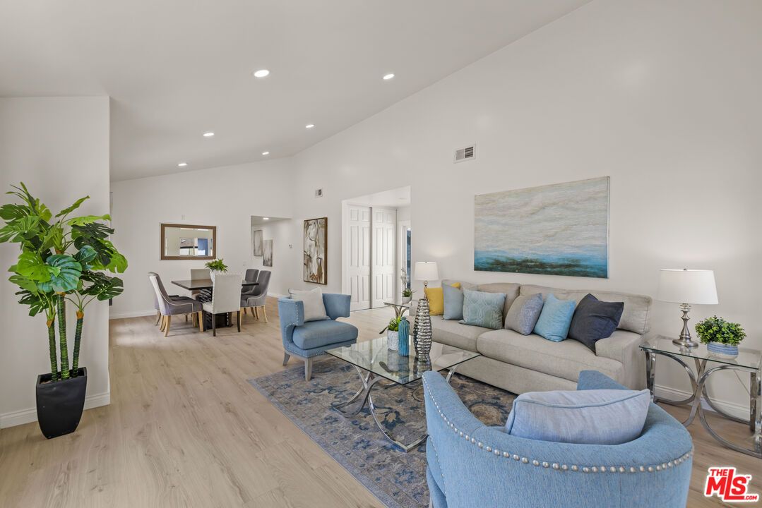 Dining room, Interior, Living room, Recessed Lighting, Wood Texture Flooring