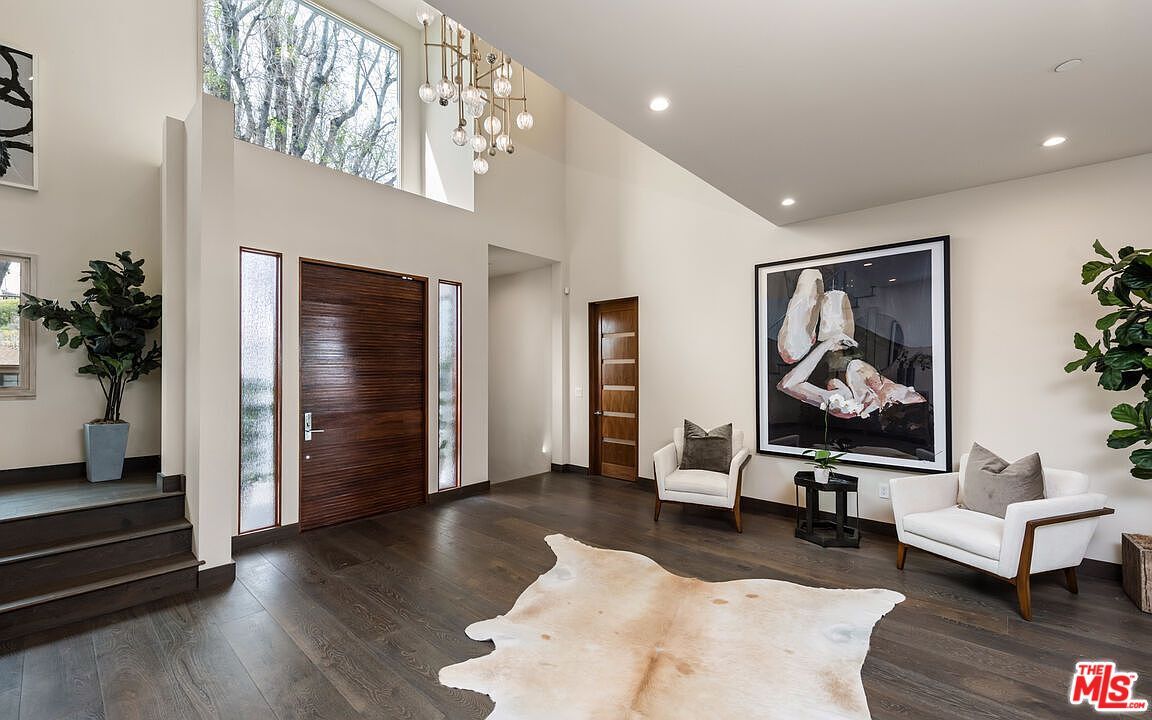 Interior, Pendant Lights, Recessed Lighting, Wood Texture Flooring