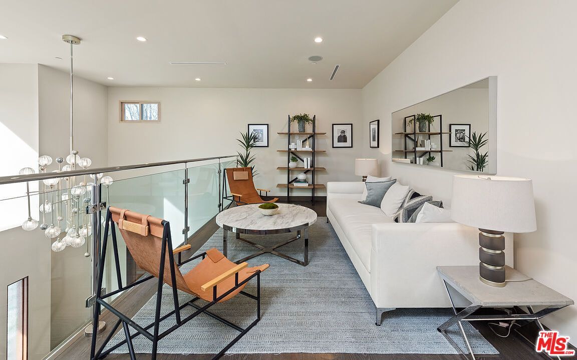 Interior, Living room, Pendant Lights, Recessed Lighting