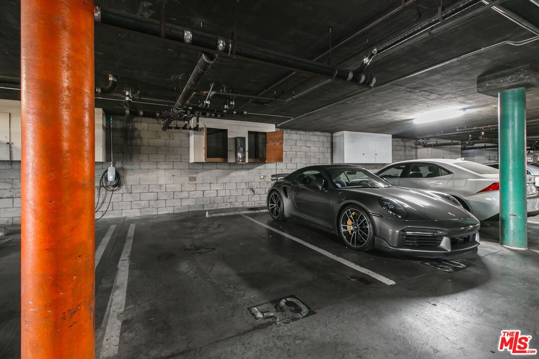 Garage, Interior, Stone Walls