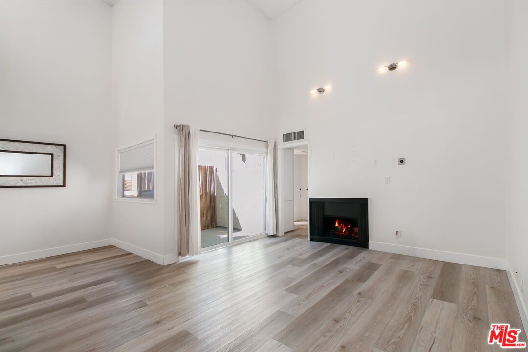 Empty room, Fireplace, Interior, Wood Texture Flooring