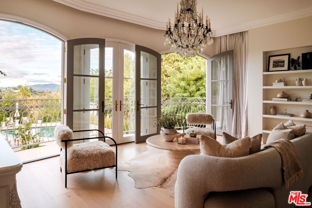 Chandelier, Interior, Living room, Wood Texture Flooring