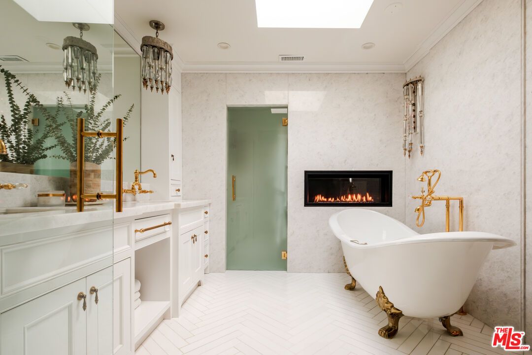 Bathroom, Fireplace, Free Standing Baths, Interior, Recessed Lighting