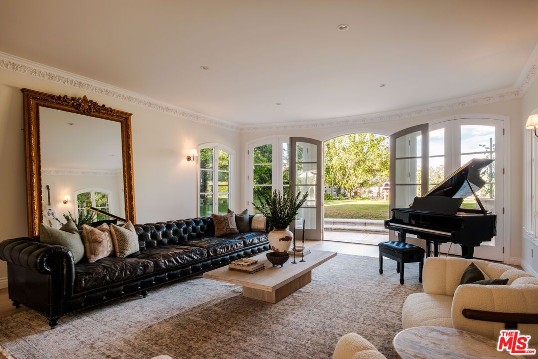 Interior, Living room, Piano, Recessed Lighting