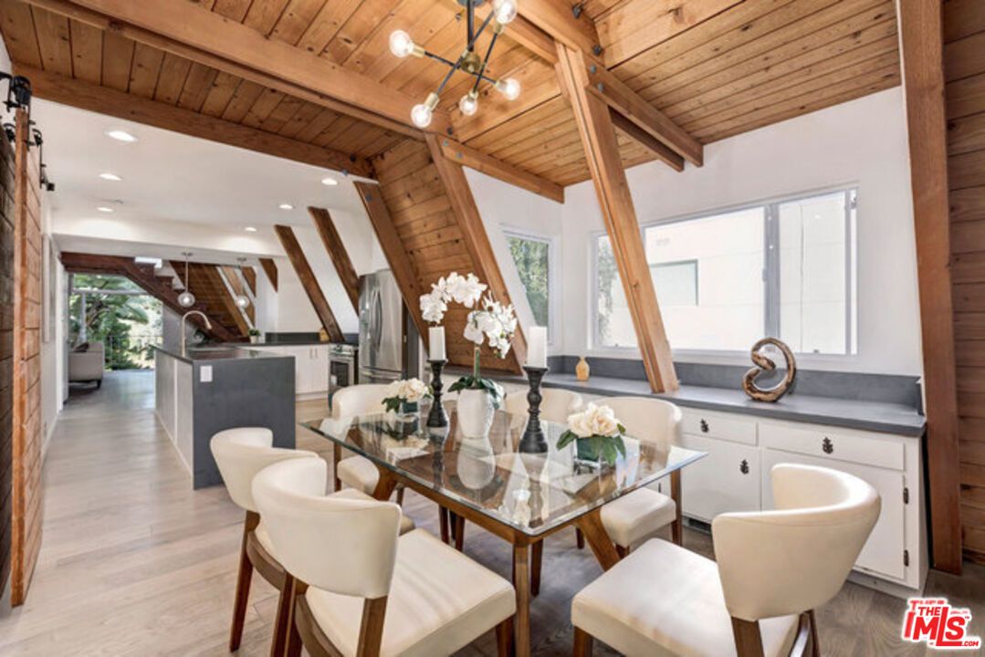 Dining room, Interior, Pendant Lights, Recessed Lighting, Wooden Beams, Wooden Ceilings, Wood Texture Flooring